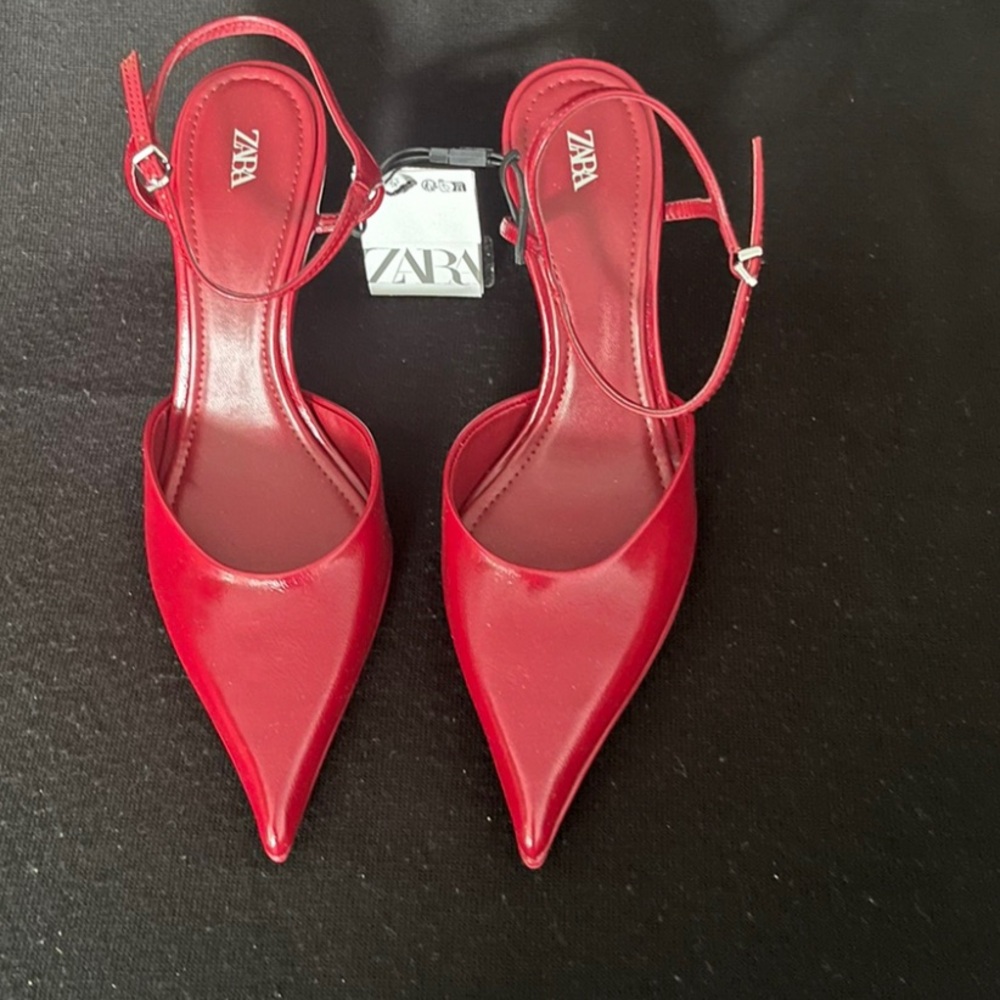 NWT  Zara designed red  shoes with ankle strap size 8.5